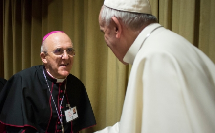 El Papa impone la birreta cardenalicia a monseñor Osoro este sábado