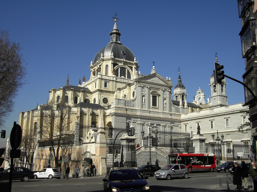 La escolanía Virgen de la Almudena ofrece un concierto de Navidad en la catedral