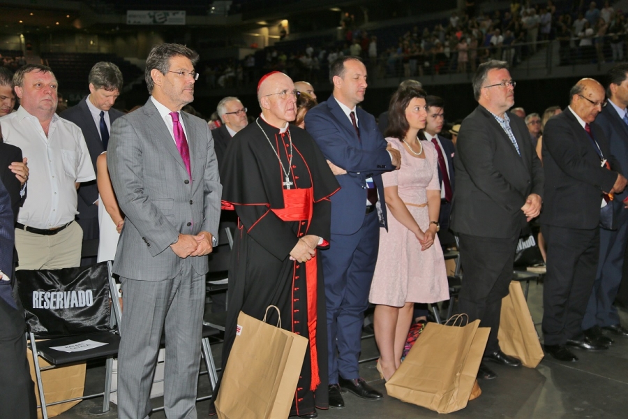 El cardenal Osoro acompaña a los evangélicos en su congreso nacional