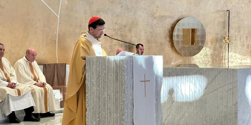 El cardenal Cobo, en la dedicación de la nueva capilla de la Universidad Francisco de Vitoria: «La sabiduría es un don que nos recuerda que Dios siempre está donde se busca la verdad»