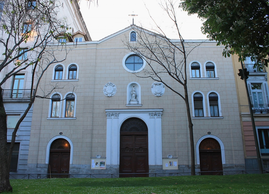 El coro Salve Mater canta en el domingo de Gaudete en la iglesia de San Pascual
