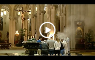 Vigilia de oración de los jóvenes con el cardenal Osoro en la catedral de la Almudena