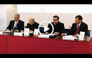 El cardenal Osoro presenta el libro 'Dios con nosotros' en Madrid