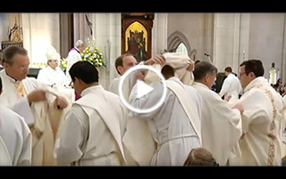 Eucaristía de ordenación de diáconos en la catedral de la Almudena