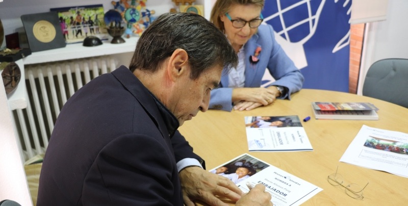 DetalleFirmaManosUnidas23