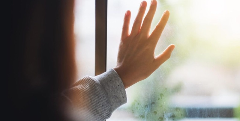 DetalleManoVentana24