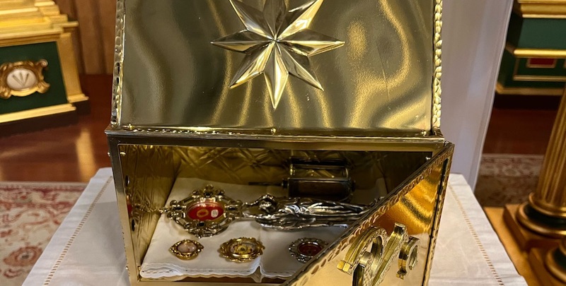 DetalleRelicarioSantaGenovevaMar24