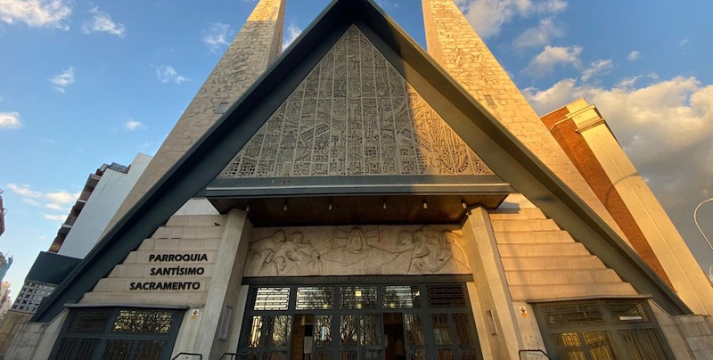 Fachada Parroquia Santisimo Sacramento 24