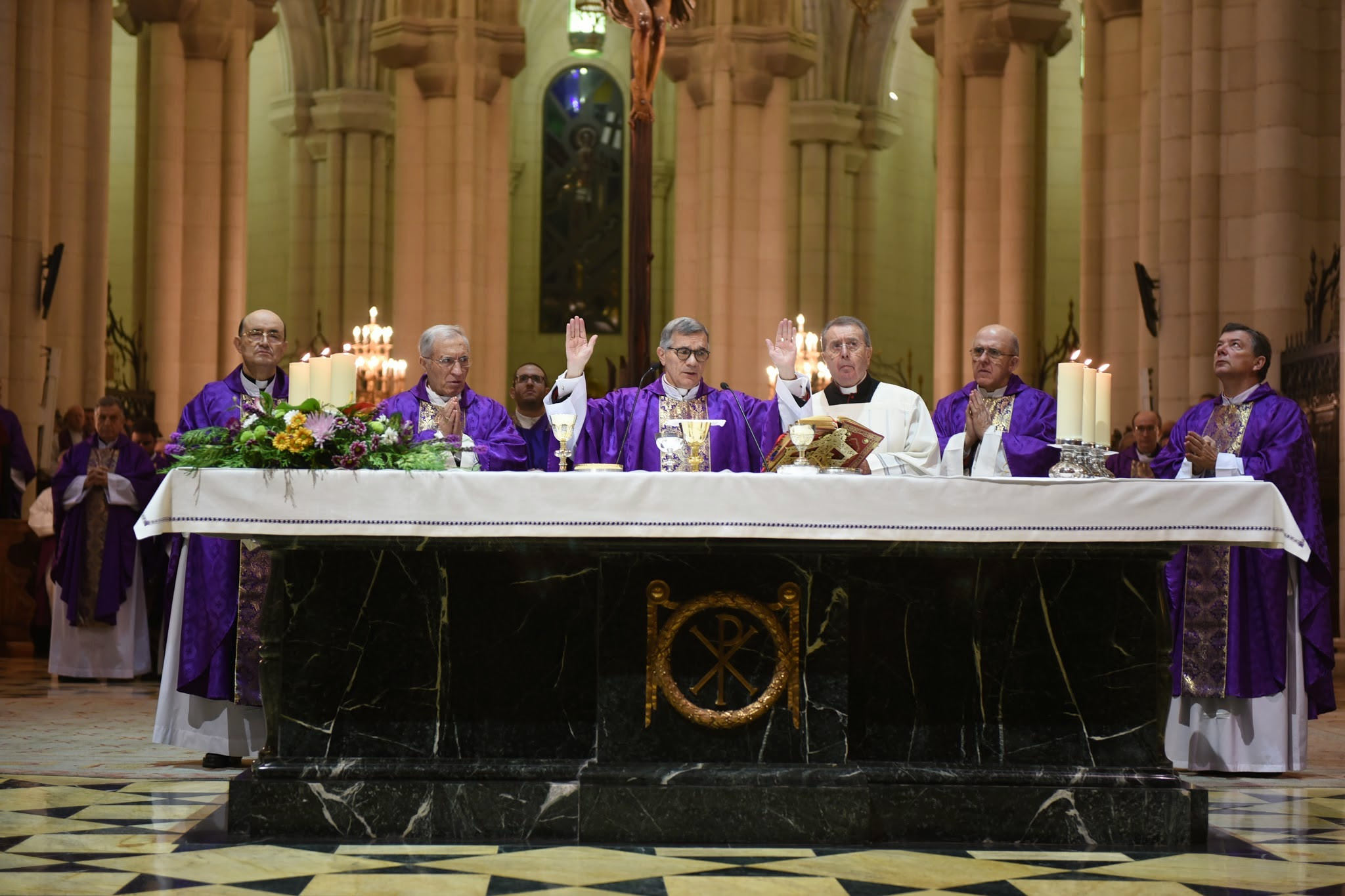 2014-12-14 - Misa de despedida de Mons. Cesar Franco. Diciembre 2014