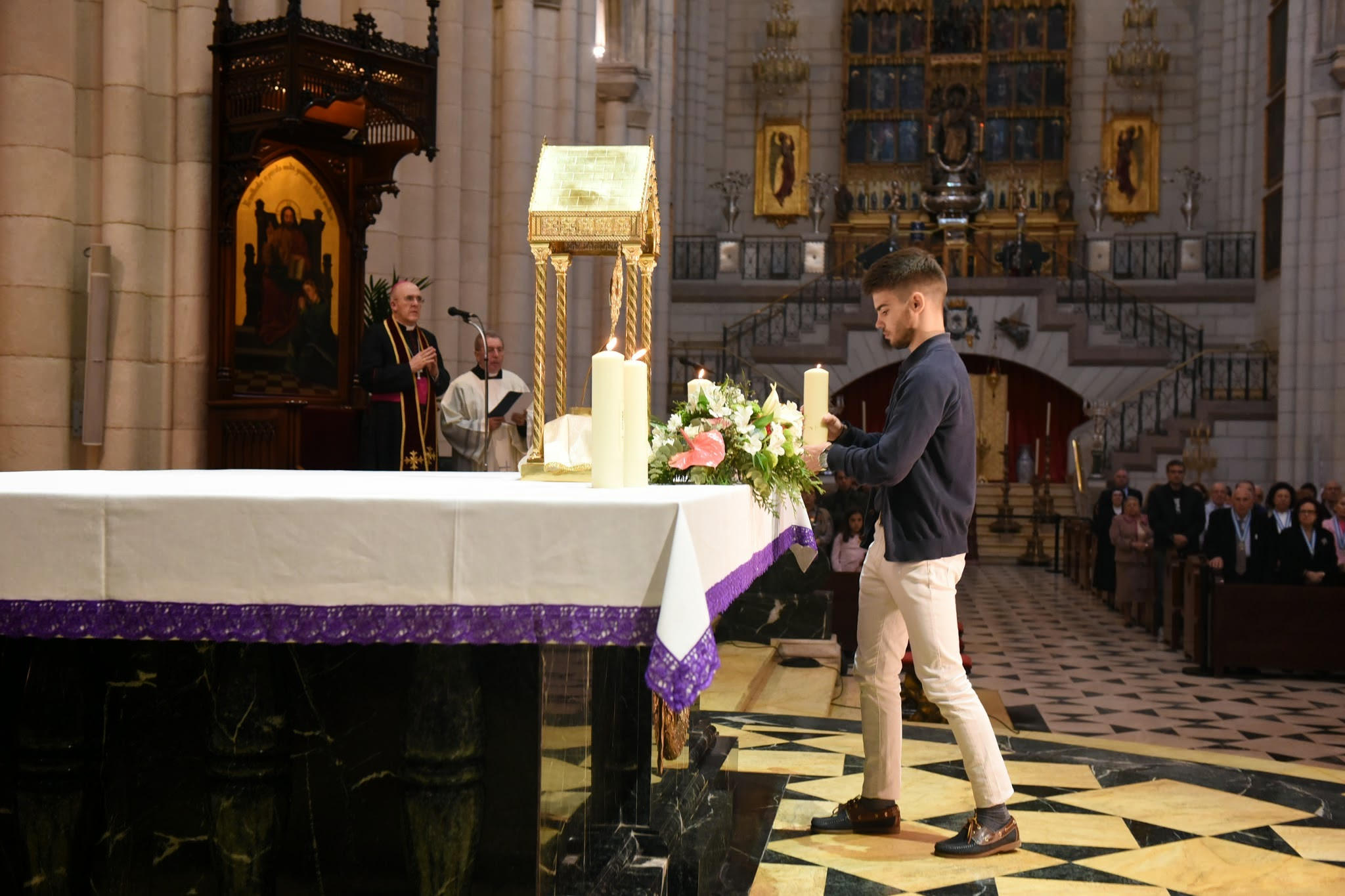 2015-04-01 - Vía crucis tradicional Catedral Almudena