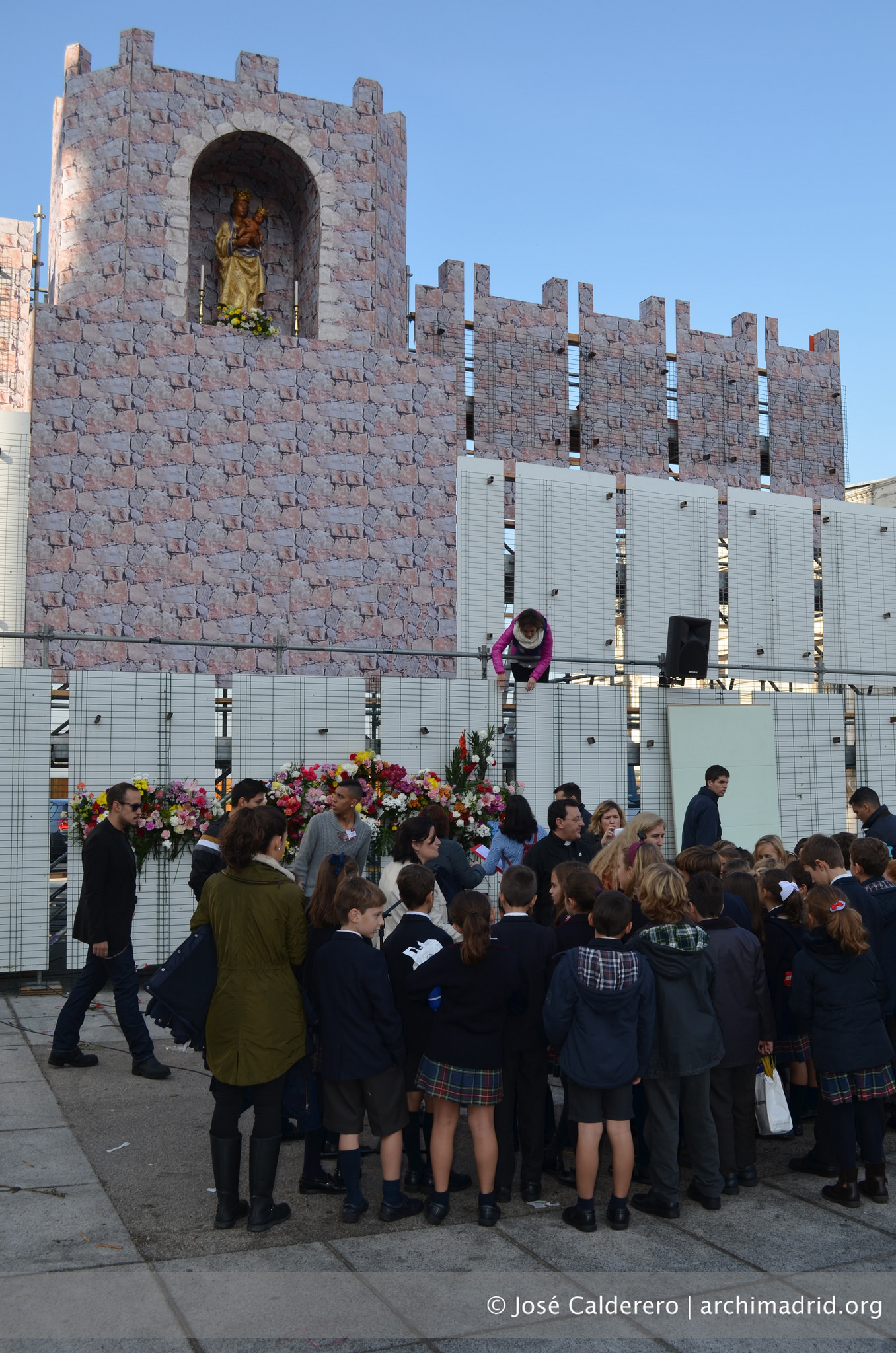 2015-11-06 - Ofrenda floral a la Virgen de la Almudena 2015