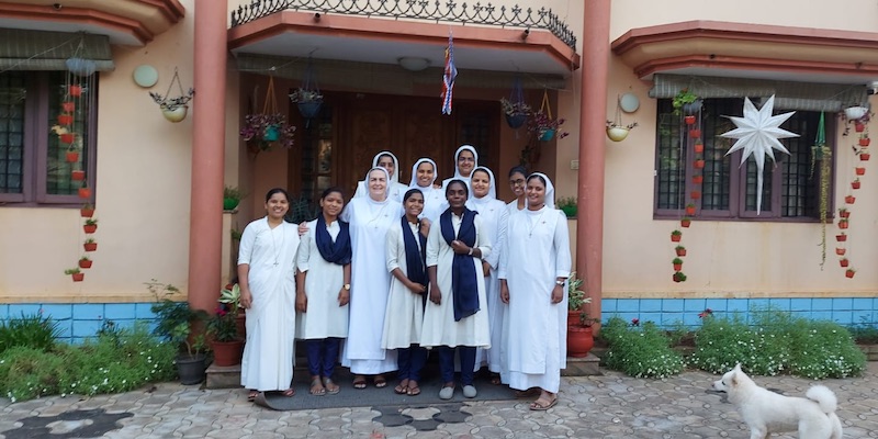 Hermanas Trinitarias India24