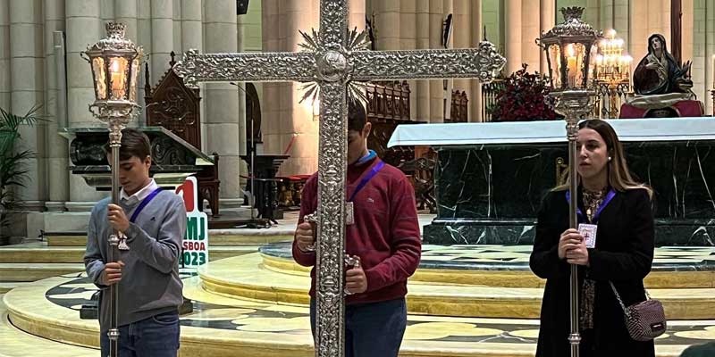 ImagenViaCrucisJovenesCatedral1