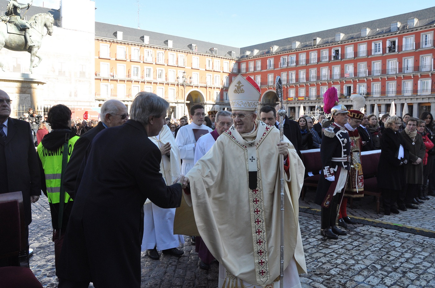 almudena 2018 osoro saludo angel garrido