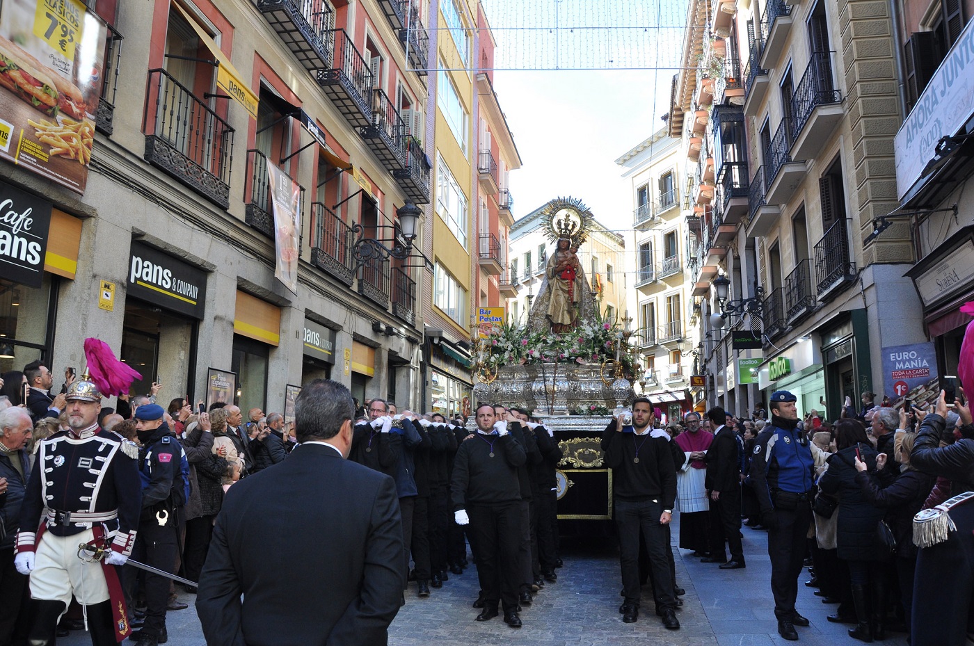 almudena 2018 procesion vuelta catedral