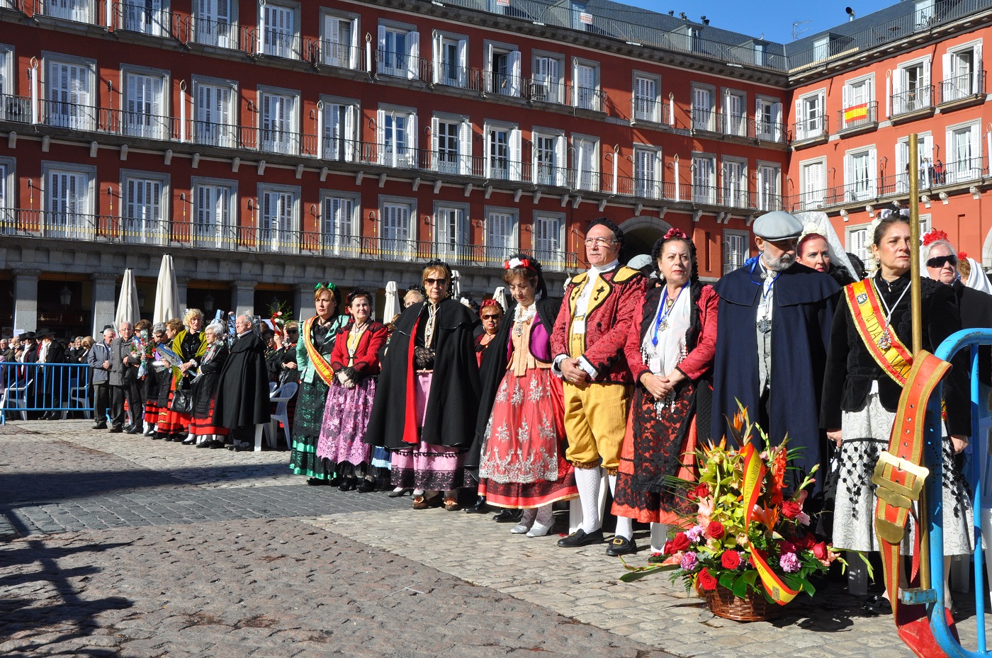 almudena 2018 trajes regionales