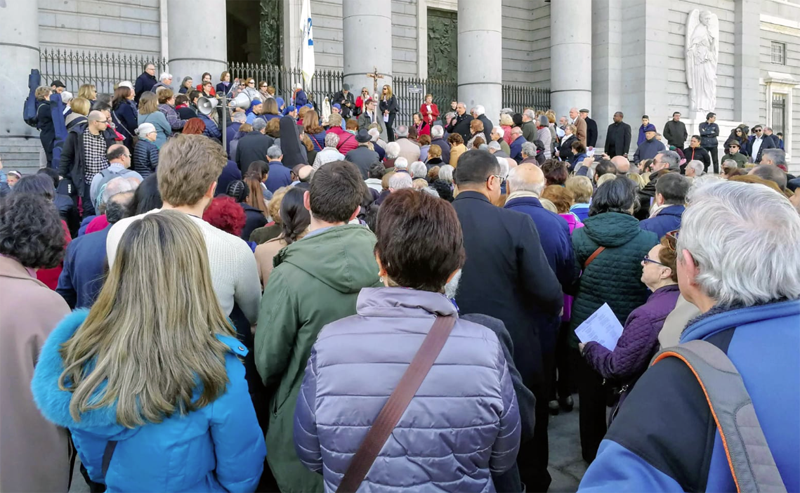 Peregrinacion CatedralAlmudena Vicaria3 Explanada