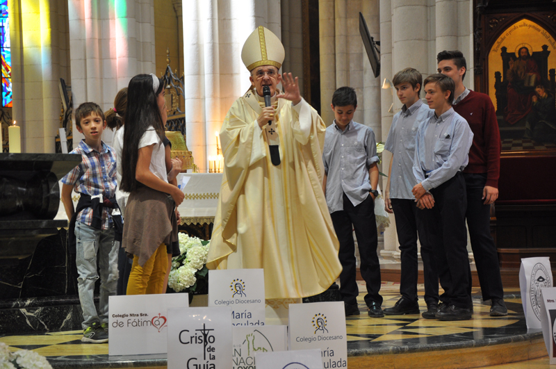 EncuentroColesDiocesanos OsoroNinosAltar