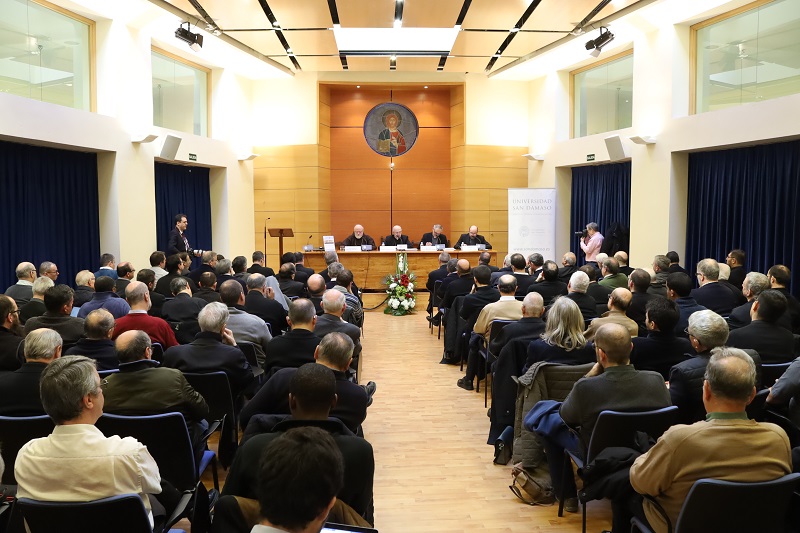 Madrid 2020 mesa cardenales publico