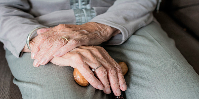 Ancianos soledad 800x400