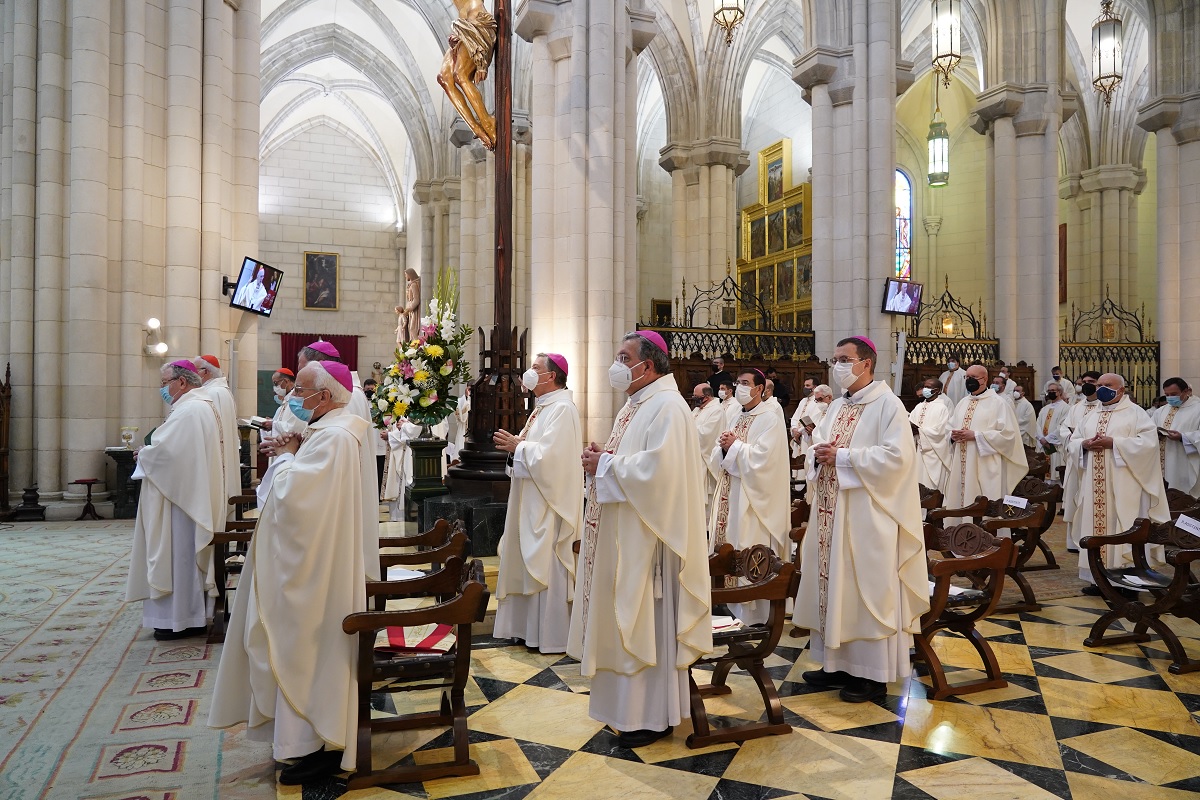 ordenacion marin concelebrantes