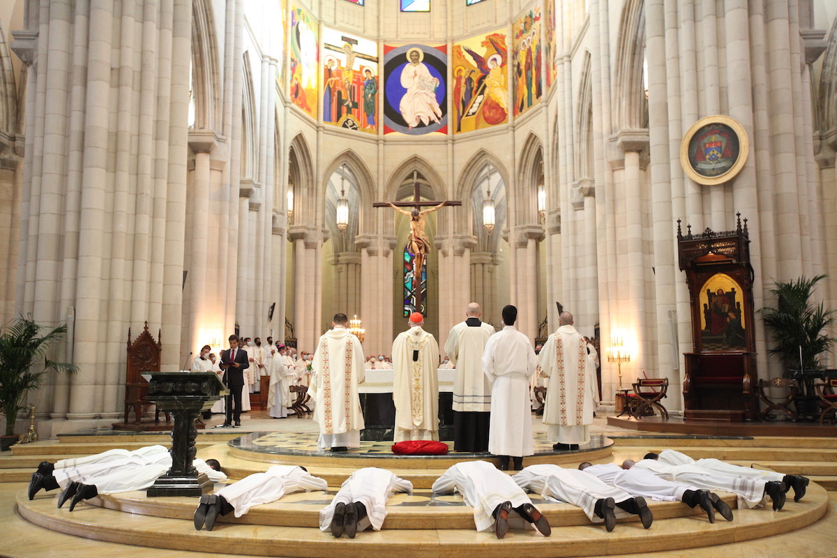 Ordenaciones diaconales jun 21 1200x800 1