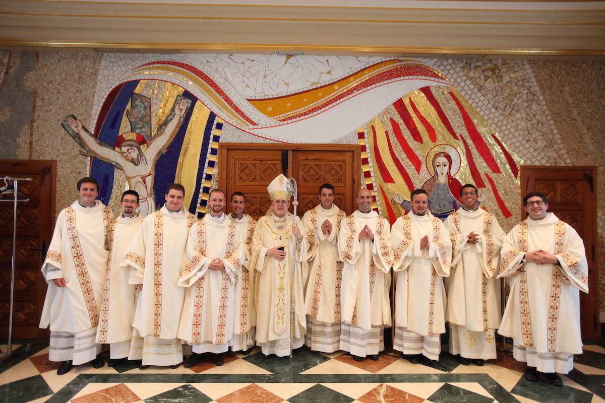 Ordenaciones diaconales jun 21 1200x800 2