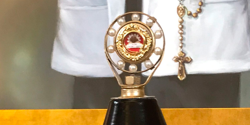 Reliquia medico pobres 800x400 2