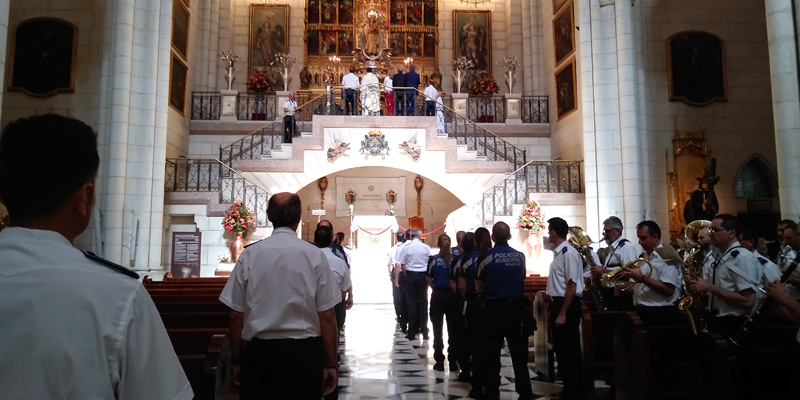 Misa policia ofrenda