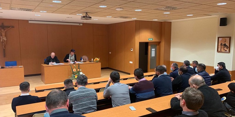 ordinariato sacerdotes clase pena