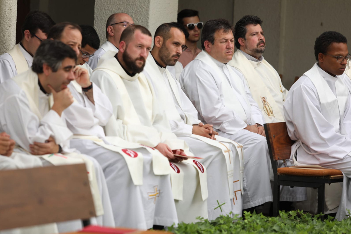 Cristo sacerdote curas