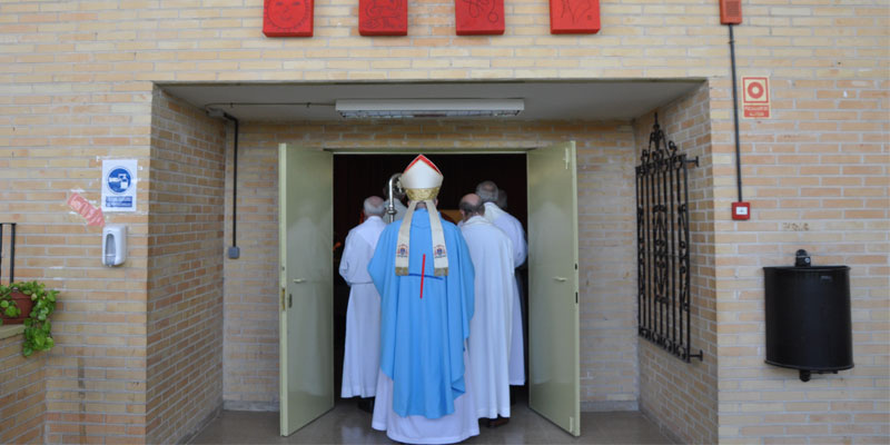 Cardenal soto entrada misa