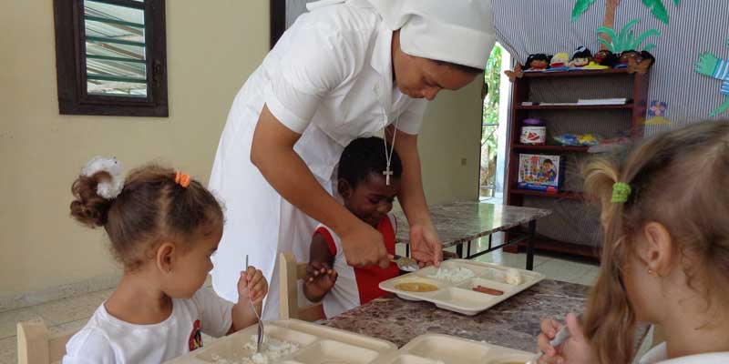 Don Bosco jardin main comedor