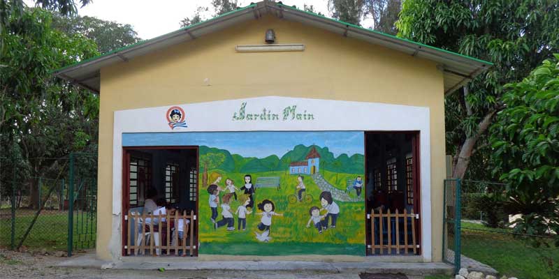 Don Bosco jardin main fachada