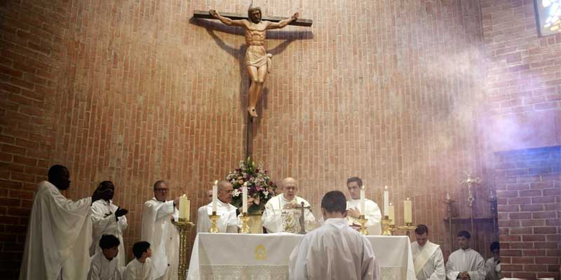 Virgen de la nueva misa don carlos