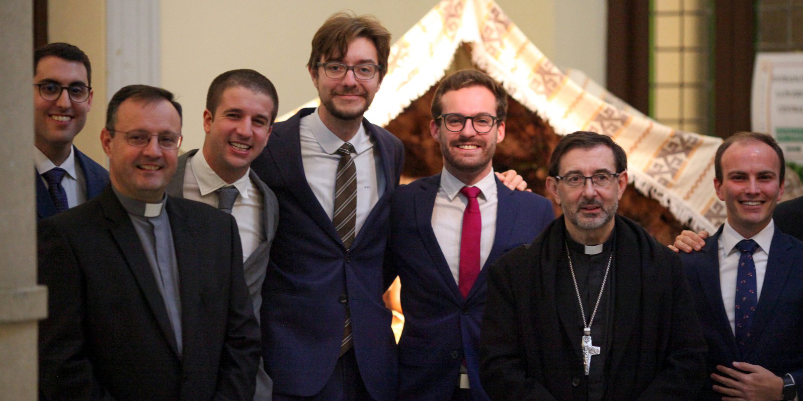 Seminaristas con el cardenal Cobo esta Navidad.