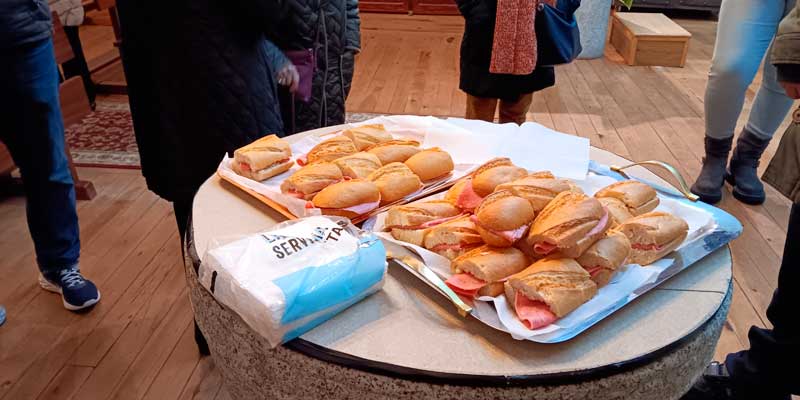 Cena hambre Villalba 8x4