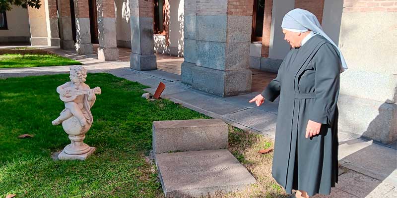 Hermanitas pobres primera piedra