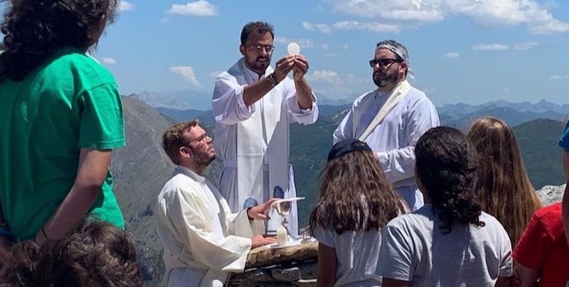 ConsagracionCampamentoCoronaPicos