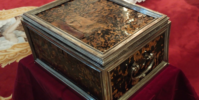Detalle Arca Reliquias Coste Damian24