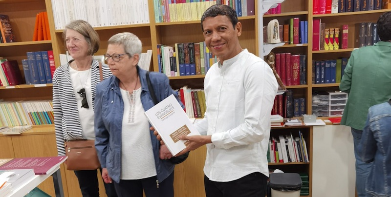 Sacerdote Libro Ars24