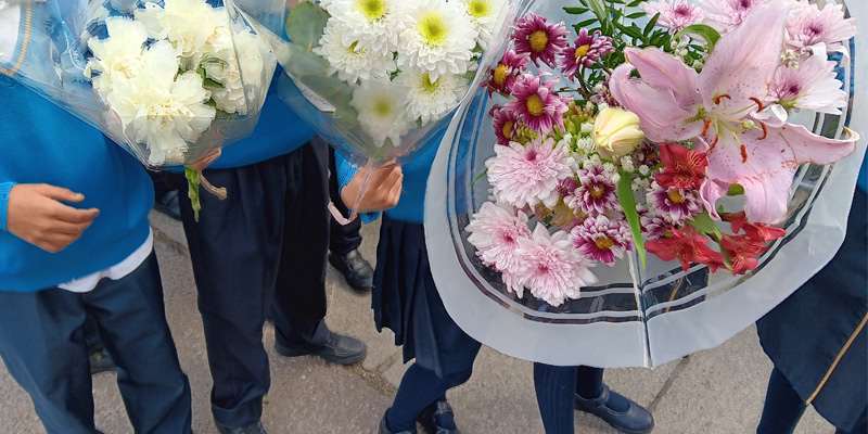 Ofrenda almudena flores