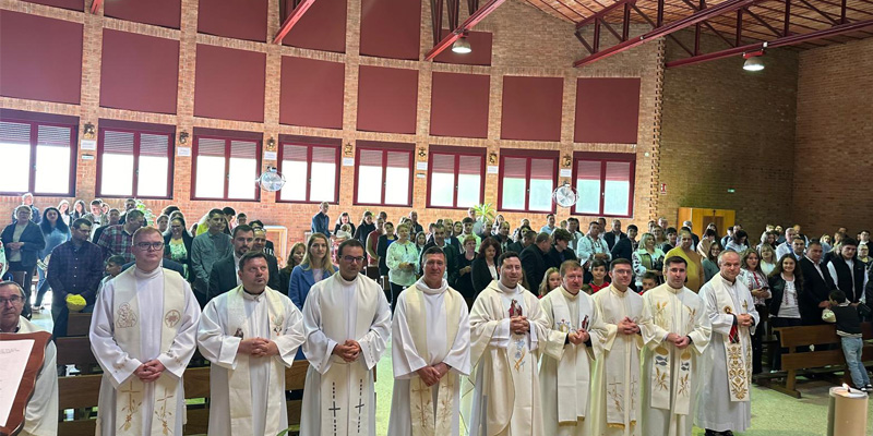 Virgen de la unidad sacerdotes