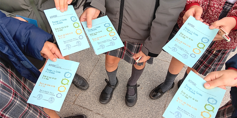 Almudena viernes ofrenda pasaporte