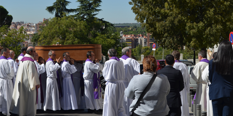 Pepe funeral 2 feretrob