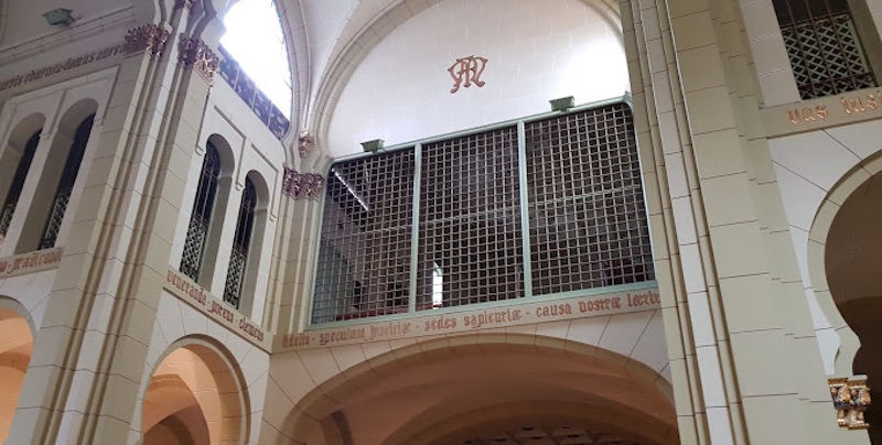 InteriorIglesiaLatina24