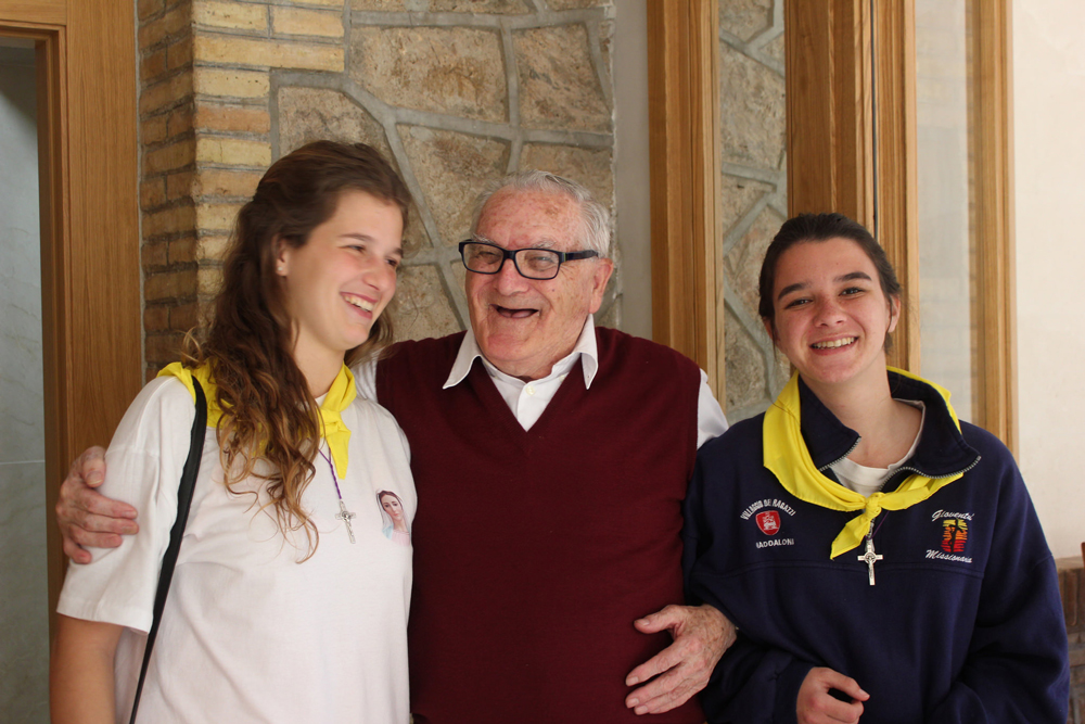 Juventud y Familia Misionera 2017 misionan