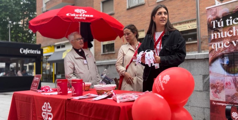 Mesa Caritas Dia Caridad24