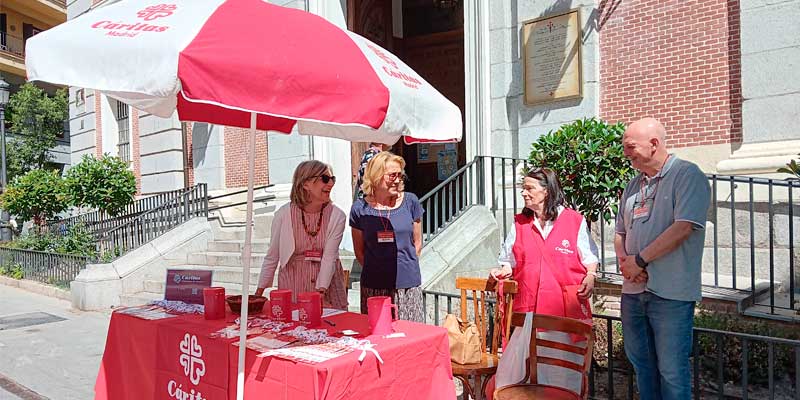 Mesa Dia caridad