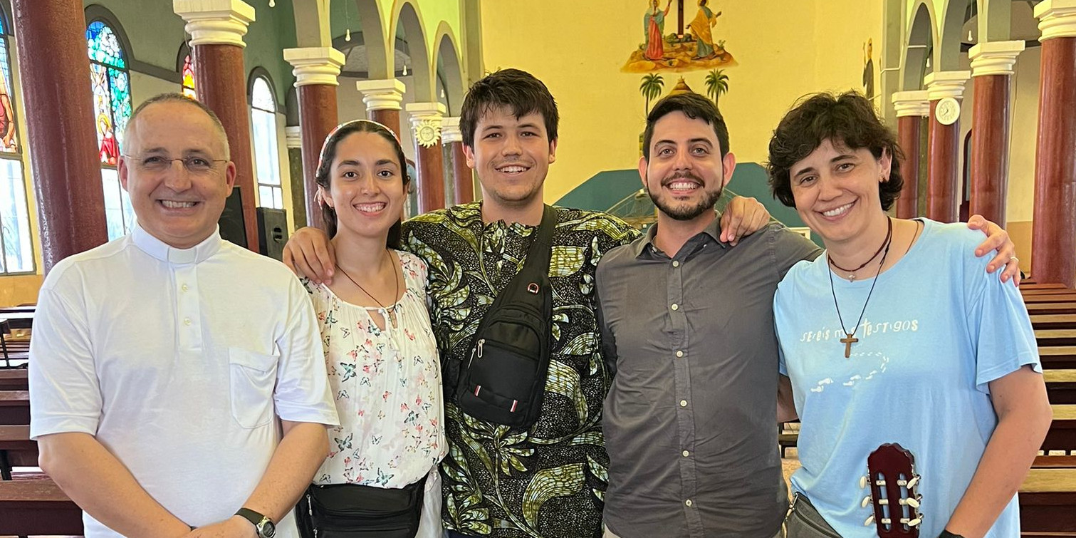 Misioneros Carlos Amor Hermoso b